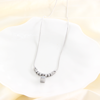 Collier pendentif carré tendance en gros, en acier inoxydable plaqué argent, avec chaîne torsadée, bijoux de mode, cadeau pour enfants