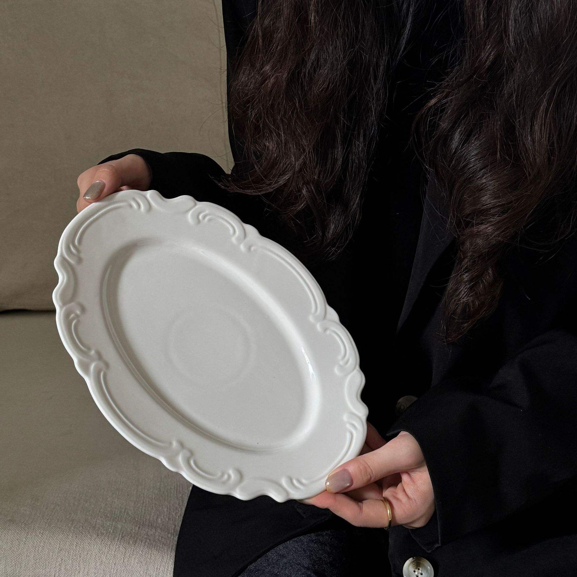 Classical lace oval 10-inch