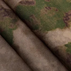 Usine personnalisée imprimé 600D * 1200D PU enduit Atacs Fg Camouflage imperméable 100% Polyester Oxford tissu tissu