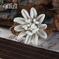 F036 blanc fait à la main fleur en céramique mur art décor à la maison 3D fleur pendentif pour salon mariage toile de fond
