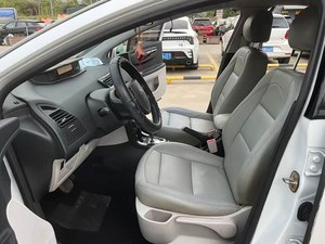 Citroën <span class=keywords><strong>Berlina</strong></span> Usata con Cambio Automatico e Telecamera Posteriore, Semplice 5 Posti, Trasporto Essenziale Senza Soprammobili - Product Image 4