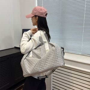 Bolsa de Viaje Multifuncional Impermeable con Separación en Seco y Húmedo, Bolsa Deportiva Personalizada para Gimnasio con Compartimento para Zapatos - Product Image 5