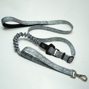 สายจูงสัตว์เลี้ยงขนาดเล็กอเนกประสงค์ รักษาสิ่งแวดล้อม ดูดซับแรงกระแทก พร้อมคลิปหนีบเข็มขัดนิรภัยในรถยนต์ ทำจากไนลอนแข็งแรง - Product Image 1