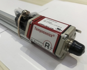 Capteur de déplacement linéaire TEMPOSONICS en acier moulé argenté, importé des États-Unis, modèle RHM0150MP021S2G1100, joint FKM, magnétique - Product Image 4