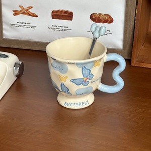 Caneca de Cerâmica com Estampa de Borboleta e Alça em Forma de Coração, Colher Rosa, Copo de Chá Cor Creme para Presentes de Meninas - Product Image 2