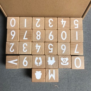 Blocs carrés en bois de hêtre 26 lettres de l'alphabet imprimées grands cubes - Product Image 4
