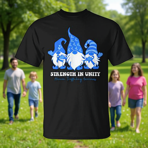 Camiseta con diseño de Gnomo para concienciar sobre el tráfico de personas: Fuerza en la Unidad - Product Image 3