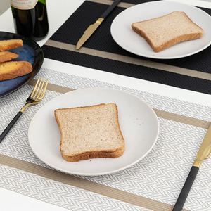 Napperon de table personnalisé de style japonais avec motif en fil doré, en PVC écologique, imperméable, résistant à l'huile et à la chaleur, pour hôtel - Product Image 2