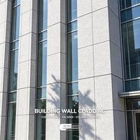 Granite blanc, pierre naturelle, utilisé pour le revêtement mural extérieur et le pavage des places, durable et résistant aux intempéries.