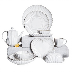 Juego de Vajilla de Cerámica de Estilo Japonés para el Hogar, Diseño de Crisantemo, Apto para Microondas, Cocido a Alta Temperatura, Platos y Tazones Creativos - Product Image 1