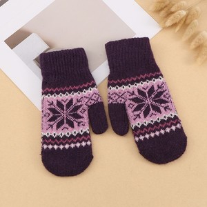 Mitaines d'hiver chaudes pour enfants, tricotées, longueur poignet, décontractées, thermiques, avec fourrure de lapin, jacquard flocon de neige et logo personnalisé - Product Image 5