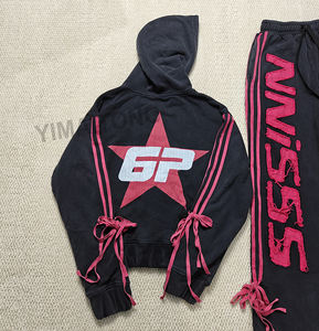 Conjunto de Chándal Personalizado para Mujer con Sudadera con Capucha y Cremallera, Parche Bordado, y Pantalones Acampanados de Sudadera con Lavado Ácido y Efecto Desgastado - Product Image 3