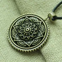 Pendentif Mandala Lotus de style Boho, collier pour femmes, fleur Mandala, pendentif amulette géométrique, bijoux tribaux gypsies