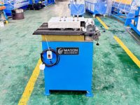 Machine à fabriquer des colliers pour conduits HVAC