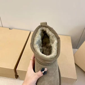 Zapatos Uggs de Alta Calidad 2025, Elegantes y de Lujo para Hombre, Botas de Nieve de Lana y Cuero, Zapatos Gruesos Cómodos y Cálidos - Product Image 5