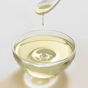 Оптовая продажа натурального не разбавленного эфирного масла розмарина в галлонах для волос под собственной торговой маркой - Product Image 2