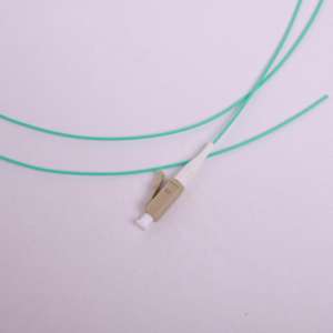 Serat optik kuncir OM3 LC-UPC multifode kualitas tinggi 0.9mm 1m LSZH jaket kateter kuncir 9/125 untuk pabrik FTTH - Product Image 1