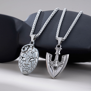 Collier avec 5 masques de personnage de l'anime <span class=keywords><strong>JOJO</strong></span> de haute qualité, avec chaîne en acier inoxydable de 70 cm, dans un coffret cadeau - Product Image 3