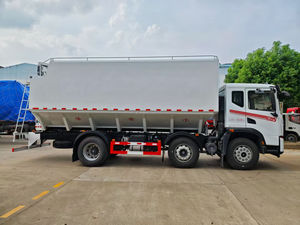 Camión Eléctrico Pequeño de 3 Ejes para Transporte de Alimento para Pollos, Camiones de Alimento a Granel con Tanque Sellado para Granjas Avícolas y Ganaderas - Product Image 3
