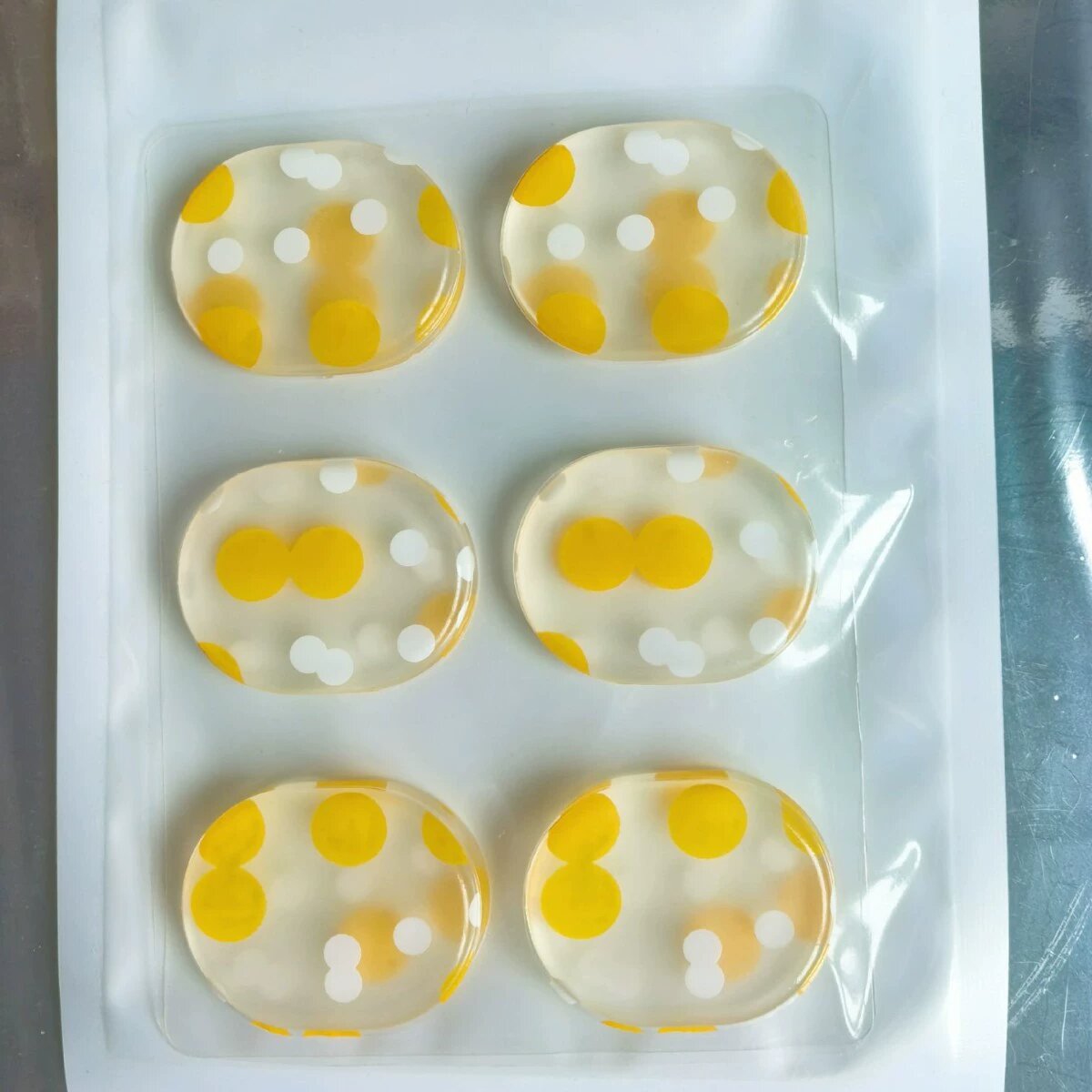 6 pièces-motif jaune