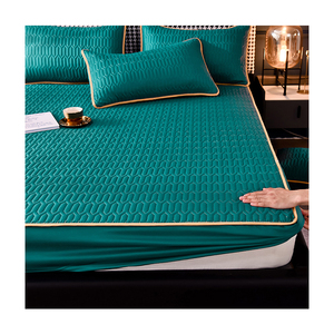 ผ้าพิมพ์ลายใหม่ โพลีเอสเตอร์ 100% บรรจุใยฝ้าย 200TC หลายสี ได้รับการรับรองป้องกันไฟฟ้าสถิตย์ ป้องกันไรฝุ่น สไตล์ยุโรป-อเมริกา - Product Image 1