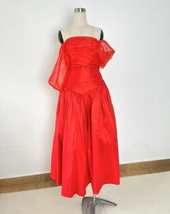 Robe de soirée d'été de créateur AELESEEN, robe de soirée en satin vert clair, sans bretelles, épaules dénudées, plissée, robe de bal mi-longue - Product Image 4