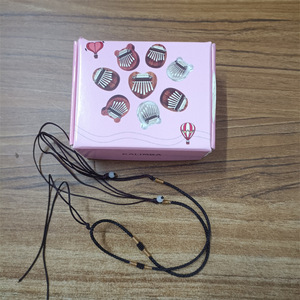 Mini <span class=keywords><strong>Kalimba</strong></span> en bois à 8 touches Style goutte d'eau de haute qualité Piano à pouce mignon Ensemble cadeau exquis portable pour enfants débutants - Product Image 4