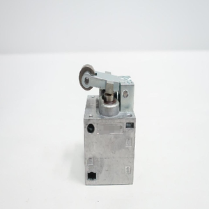 Nuevo y Original Controlador de Programación PLC R514 B Roller Lever 14in 145psi - Product Image 1