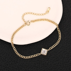 Bracciale geometrico per la sposa, squisito gioiello da polso con zirconi cubici quadrati, adatto a tutti gli stili, da indossare tutti i giorni. - Product Image 3