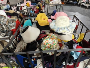 <span class=keywords><strong>หมวก</strong></span>กันแดดและหมวกเบสบอลมือ<span class=keywords><strong>สอง</strong></span> คละสี ผ้าฝ้าย/ฟาง/โพลีเอสเตอร์ ผสมผสาน หลายยี่ห้อ สำหรับผู้ใหญ่ เหมาะสำหรับกิจกรรมกลางแจ้ง เดินป่า - Product Image 4