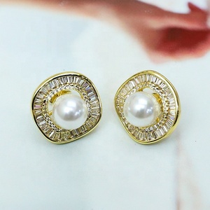 Boucles d'oreilles clous géométriques rétro vintage en cuivre et zircon, plaquées or 18 carats, bijoux pour femme, cadeau pour les occasions festives - Product Image 2
