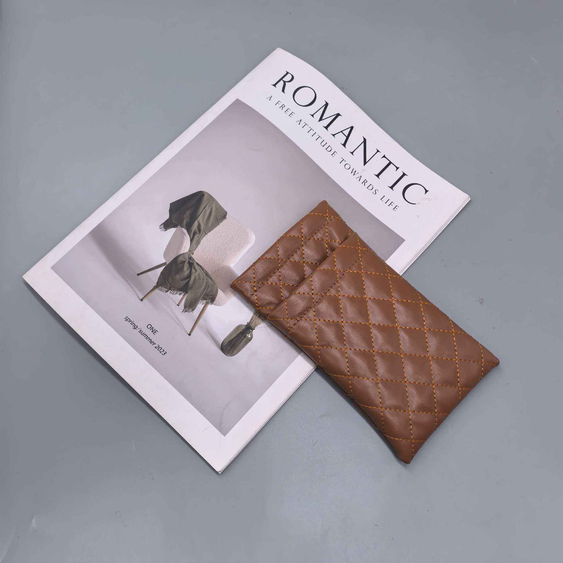 สีน้ำตาล