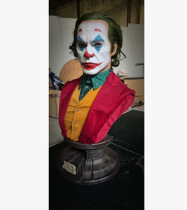 Busto del Joker de DC a Escala Real, Estatua de Resina Pintada a Mano con Sonrisa Sinistera, para Coleccionistas de Villanos - Product Image 4