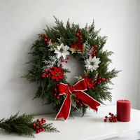 Couronne de Noël rustique aux baies rouges avec nœud en velours, poinsettia et faux cèdre, pour cheminée, manteau de cheminée, décoration murale de ferme ou maison