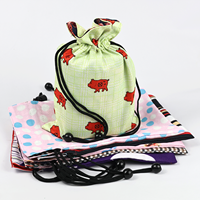Sac de rangement portable en polyester anti-poussière avec cordon de serrage, design coloré, idéal pour emballage cadeau et mode