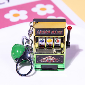 Nouveauté Mini Machine À Sous Porte-clés Spinning Rod Fruit Chanceux Jackpot Creative Jeu En Plastique Porte-clés Charme Pendentif Cadeau Enfants Jouet - Product Image 4