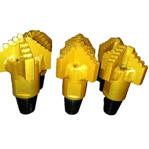 长寿命5 5/8英寸直径。非取芯Pdc拖动位4-刀片2 3/8 “API Reg。销螺纹水井钻头 - Product Image 1