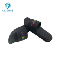 L & J Schuh OEM Hochwertige Gummi pantoffeln Luftblas rutschen für Männer 3D Raised Embossed Logo Slides Schuhe
