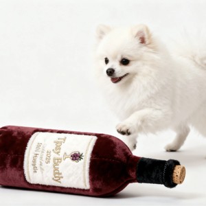 Nuevo juguete de peluche para mascotas con forma de botella de vino, juguete para perros, juguete chirriante para bebés, botella de vino personalizada - Product Image 1