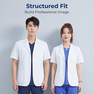 Blouse de Médecin à Manches Courtes en Coton Blanc de Marque JingHua Personnalisée avec Poches Pratiques pour les Professionnels de la Santé (Unisexe) - Product Image 4