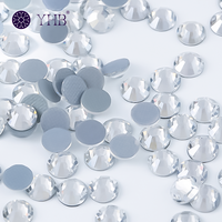Strass en verre à facettes écologiques certifiés Oeko-Tex, thermocollants, fournis par l'usine, pour la garniture de vêtements en velours et les décorations faites à la main