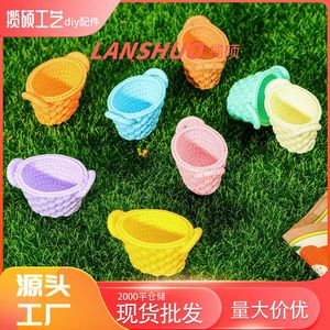 Mini dijes de resina 3D con forma de cesta tejida, coloridos, con doble asa, para joyería DIY, llavero, colgante y accesorio para funda de teléfono - Product Image 2