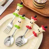 Ensemble créatif de cuillères à dessert et fourchettes à collation en acier inoxydable 304 avec manche en silicone mignon en forme de pomme, petit ustensile de cuisine pour café
