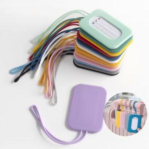 Étiquettes de bagages carrées en silicone écologiques avec logo sérigraphié, étiquettes anti-perte pour bagages, cadeaux d'affaires et promotionnels - Product Image 4
