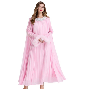 Robe longue ample plissée à col rond et manches fourrure, ornée de diamants, nouvelle collection pour femme - Product Image 3