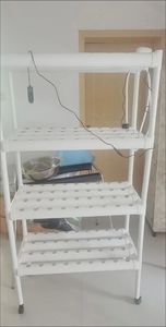 Système hydroponique vertical isolé en conteneur pour ferme intérieure, pour la culture de <span class=keywords><strong>safran</strong></span>, d'épinard aquatique et de fraises - Product Image 2