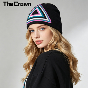 Vente en gros de bonnets en tricot jacquard personnalisés de haute qualité, motif triangulaire, streetwear Y2K, noir, chaud pour l'hiver, unisexe - Product Image 1