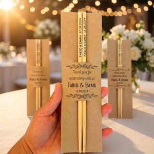 Bâtonnets de bambou pour mariage, bâtonnets personnalisés imprimés avec carte, cadeaux écologiques pour invités - Product Image 1
