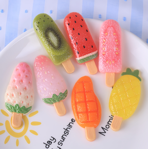 Mini Ciondoli Piatti a Forma di Frutta per Gioco di Imitazione, Giocattoli per Bambini a Tema Gelato, Mini Resina Anguria Ananas Kiwi <span class=keywords><strong>Fragola</strong></span>, Regalo per Giochi di Ruolo e Negozi - Product Image 6