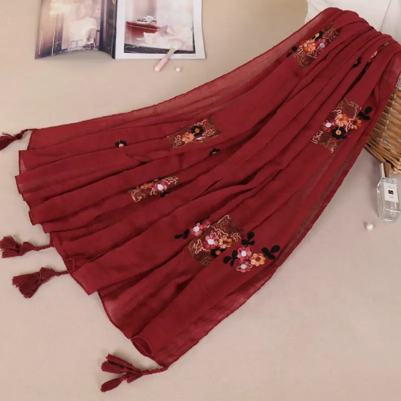 Moda Bandana araba lunga sciarpa di cotone grande sciarpa hijab musulmana scialle con ricamo floreale con nappa